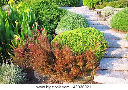 A kertben tereprendezés