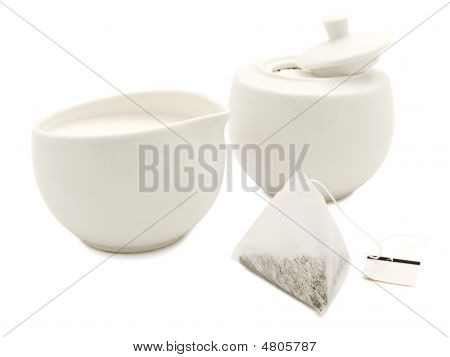 Moderne witte thee-set