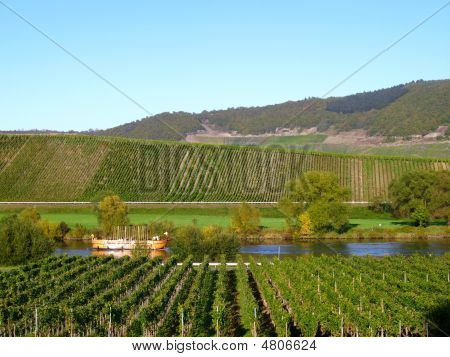 Vino romano ricostruito barca