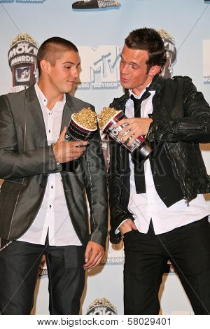 Sean Faris and Cam Gigandet at the 2008 MTV Movie Awards Press Room. Gibson Amphitheatre, Universal City, CA. 06-01-08