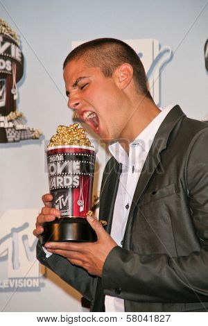 Sean Faris at the 2008 MTV Movie Awards Press Room. Gibson Amphitheatre, Universal City, CA. 06-01-08