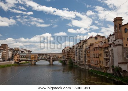 Řeky Arno a Ponte Vecchio