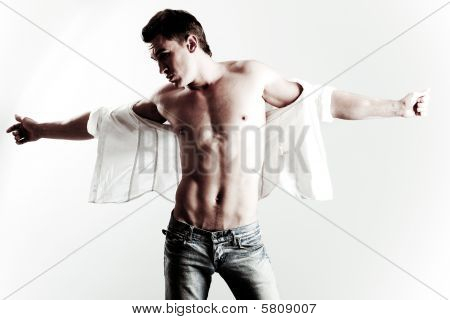 Elegantní mladý mužský Model
