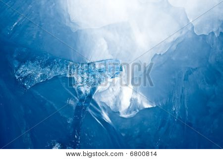 blau Eishöhle