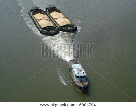 ล่อง pulling เรือน้ำตาล