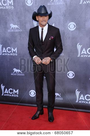 LOS ANGELES - APR 06:  Tim McGraw arrives to the 49th Annual Academy of Country Music Awards   on April 06, 2014 in Las Vegas, NV.                