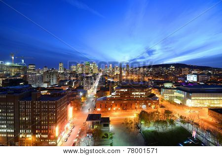 Montreal city skyline at sunset, Montreal, Quebec, Canada.