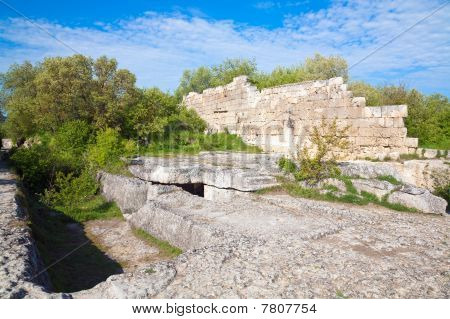 Chufut Kale vanha luola ratkaisu (crimea, Ukraina).