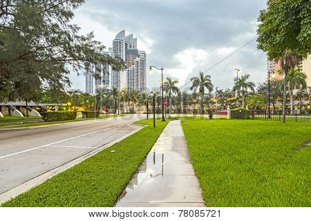 Early Morning Streetview In Sunny Isles Beach