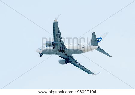 Flying Boeing 737-524 of Utair company