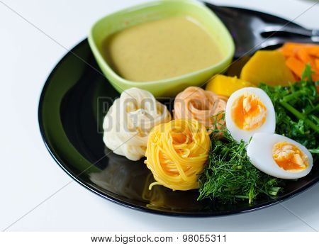 Fermented Rice Flour Noodles /kanom Jeen