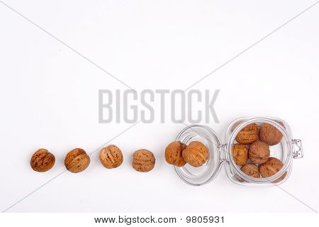 Wallnuts, прыжки в банку