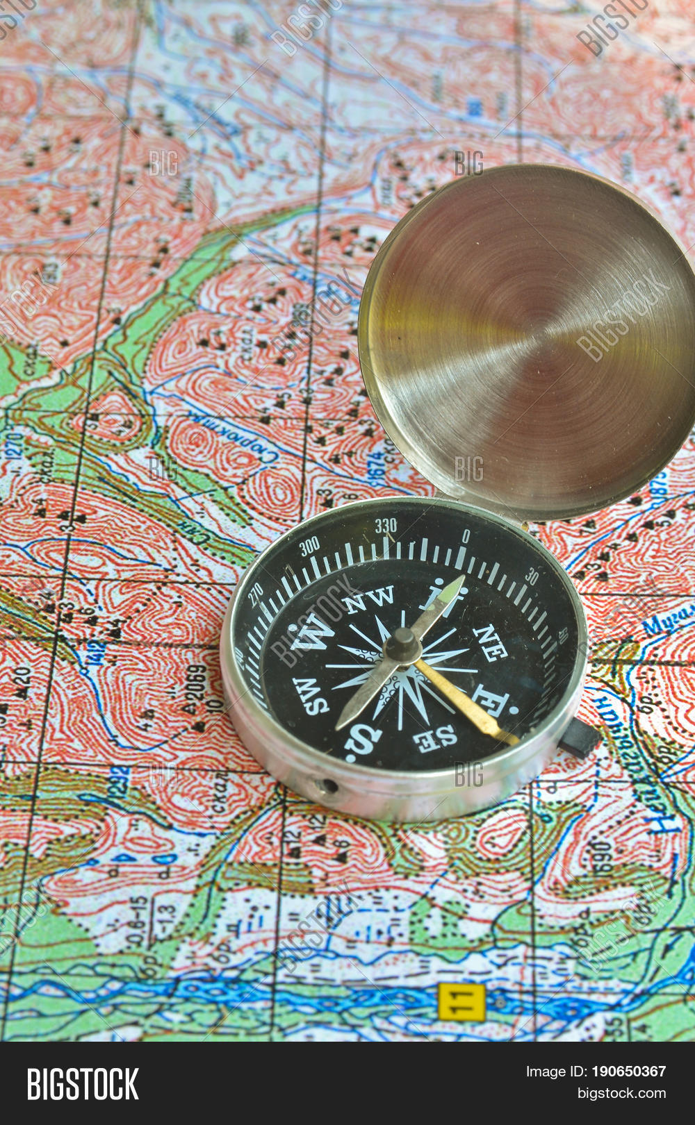 Macompass Map Compass. On 图片和照片(免费试用) | Bigstock