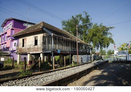 Old House Thai Style For Show Travelers People At Mae Klong Railway Station