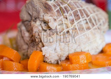Rost Beef With Carrots And Rosemay