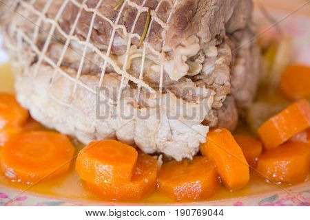 Rost Beef With Carrots And Rosemay
