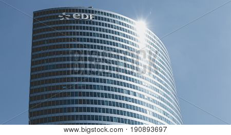 Close-up On The Skyscraper 