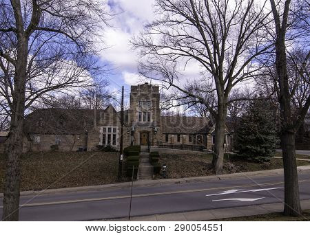 Edgewood, Pennsylvania, Usa 3/17/2019 The Edgewood Borough Building Which Houses The Borough Offices