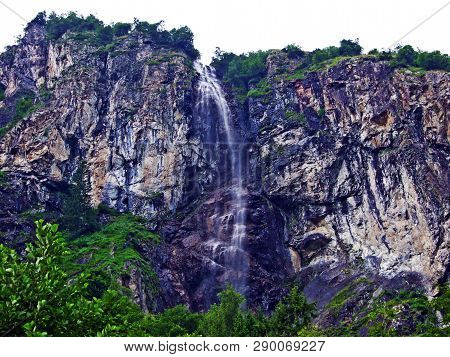 Waterfall Sidensackfall Or Wasserfall Sidensackfall, Spritzbach Stream In The Alpine Valley Of Mader