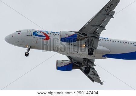 Moscow, Russia - March 17, 2019: Aircraft Airbus A320-214 Vq-bdm Of Ural Airlines Going To Landing A