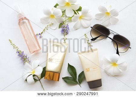 Natural Cosmetics Sunscreen Spf50 ,water Spray Health Care Skin Face And Sunglasses Of Lifestyle Wom