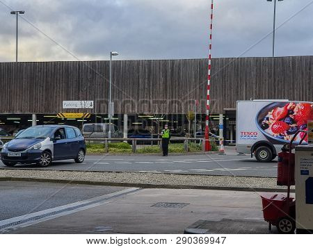 Sheffield, Uk - 19th March 2019: Tesco Extra - Savile Street - Is Closed By Police Due To A Major In
