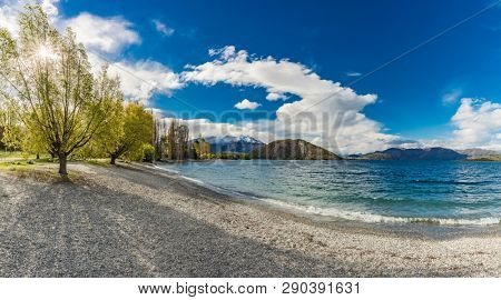 New Zealand landscape, Lake Wanaka, Glendhu Bay - lake and trees