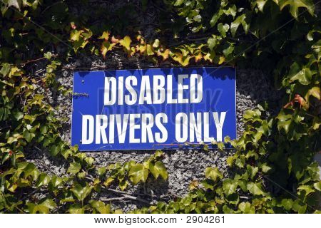 Handicappede førere kun parkering tegn