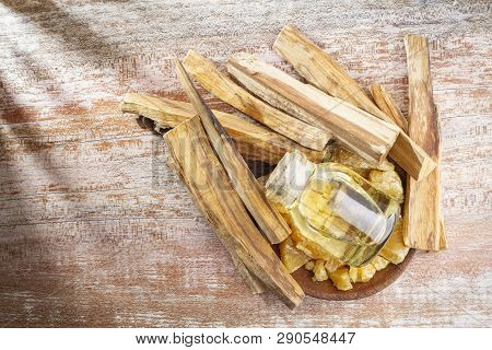 Bursera Graveolens, Essence And Resin. In Spanish (