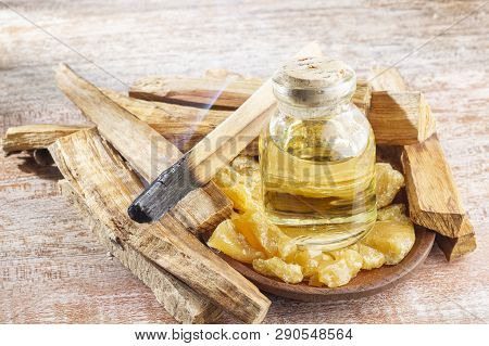 Bursera Graveolens, Essence And Resin. In Spanish (