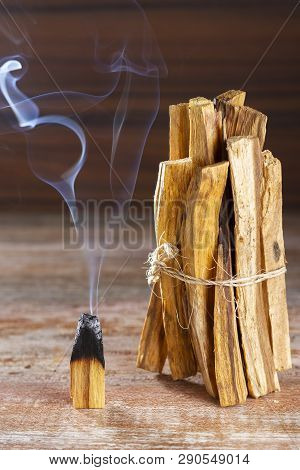 Bursera Graveolens, Essence And Resin. In Spanish (
