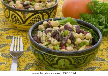 Chickpeas และสลัดถั่ว