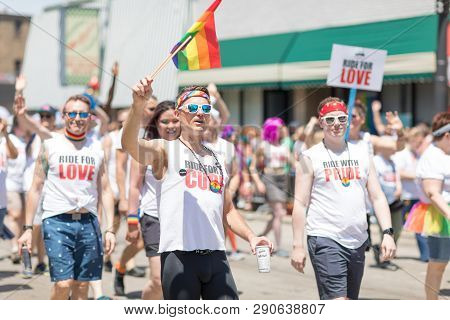 Chicago, Illinois, Usa - June 24, 2018 People Promoting The Ride For Aids Chicago, Aids Awerness, Wa