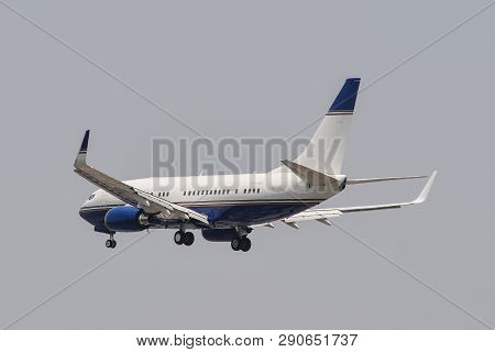 Airplane Landing At Saigon Airport (sgn)