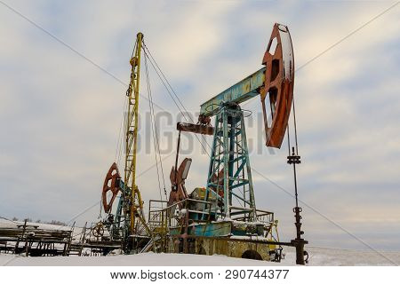 Mining And Quarrying. Installations For The Extraction Of Oil From The Bowels Of The Earth. Pumpjack