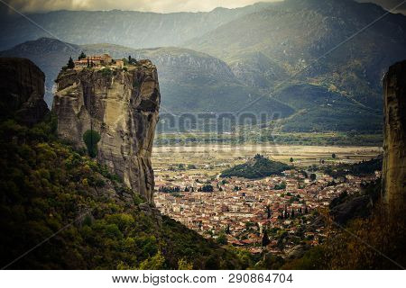 Monastery Of The Holy Trinity On Cliff. Greek Destinations. The Meteora Monasteries, Greece Kalambak