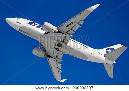 Moscow, Russia - March 20, 2019: Aircraft Boeing 737-524(wl) Vp-bfs Of Utair Aviation Takes Off At V