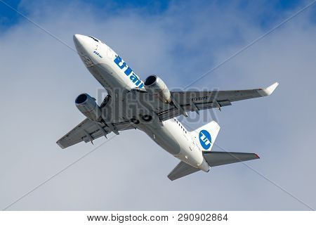 Moscow, Russia - March 20, 2019: Aircraft Boeing 737-524(wl) Vq-bpp Of Utair Aviation Takes Off At V