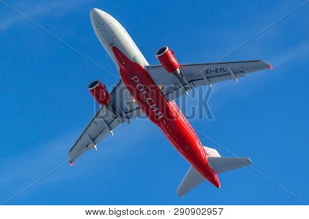 Moscow, Russia - March 20, 2019: Aircraft Airbus A319-111 Ei-eyl Of Rossiya - Russian Airlines Takes