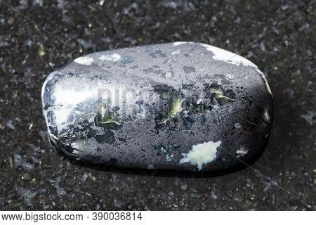 Natural Mineral From Geological Collection - Tumbled Teisky Jade (hantigyrite, Khakassian Serpentine