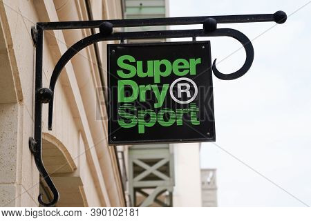 Bordeaux , Aquitaine / France - 10 10 2020 : Superdry Sport Logo And Text Sign Front Of Shop Fashion