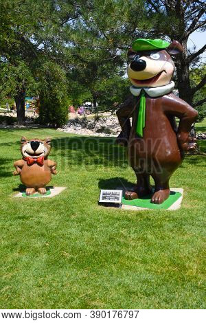Aberdeen, South Dakota, August 7, 2020: Yogi Berra And Boo Boo Are Displayed At The Land Of Oz(story