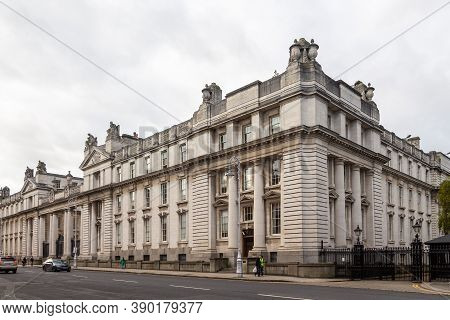 Dublin, Ireland - 10 November 2015: Department Of The Taoiseach ,the Title Of The Deputy Prime Minis