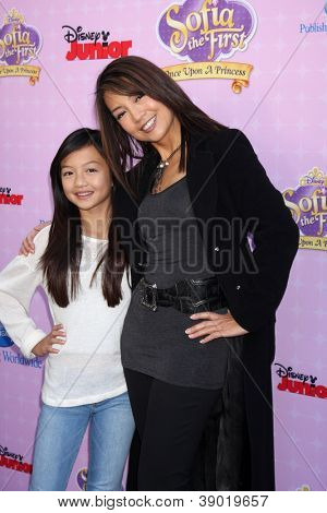 LOS ANGELES - NOV 10: Ming-Na Wen ankommer til 