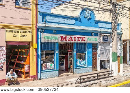Valparaiso, Chile - December 8, 2008: Small Retail Stores, 1 Bakery And 1 Grocery Store, Painted In 