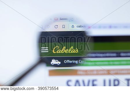 New York, Usa - 29 September 2020: Cabelas Cabelas.com Company Website With Logo Close Up, Illustrat