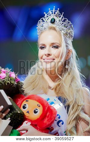Mosca - DEC 1: Vincitore della bellezza della Russia 2011 contest Natalya Pereverzeva, 1° dicembre 2011, Mosca, Ru