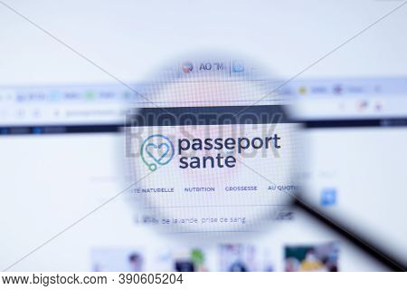 New York, Usa - 29 September 2020: Passeport Sante Passeportsante.net Company Website With Logo Clos