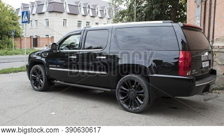 Kazakhstan, Ust-kamenogorsk - 10 August, 2020. Car Cadillac Escalade Esv. American Car.