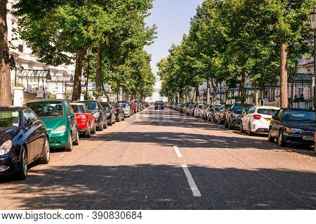 London, Uk - August 26, 2019 -  Street With Luxurious Villas And Embasies In Holland Park, Kensingto